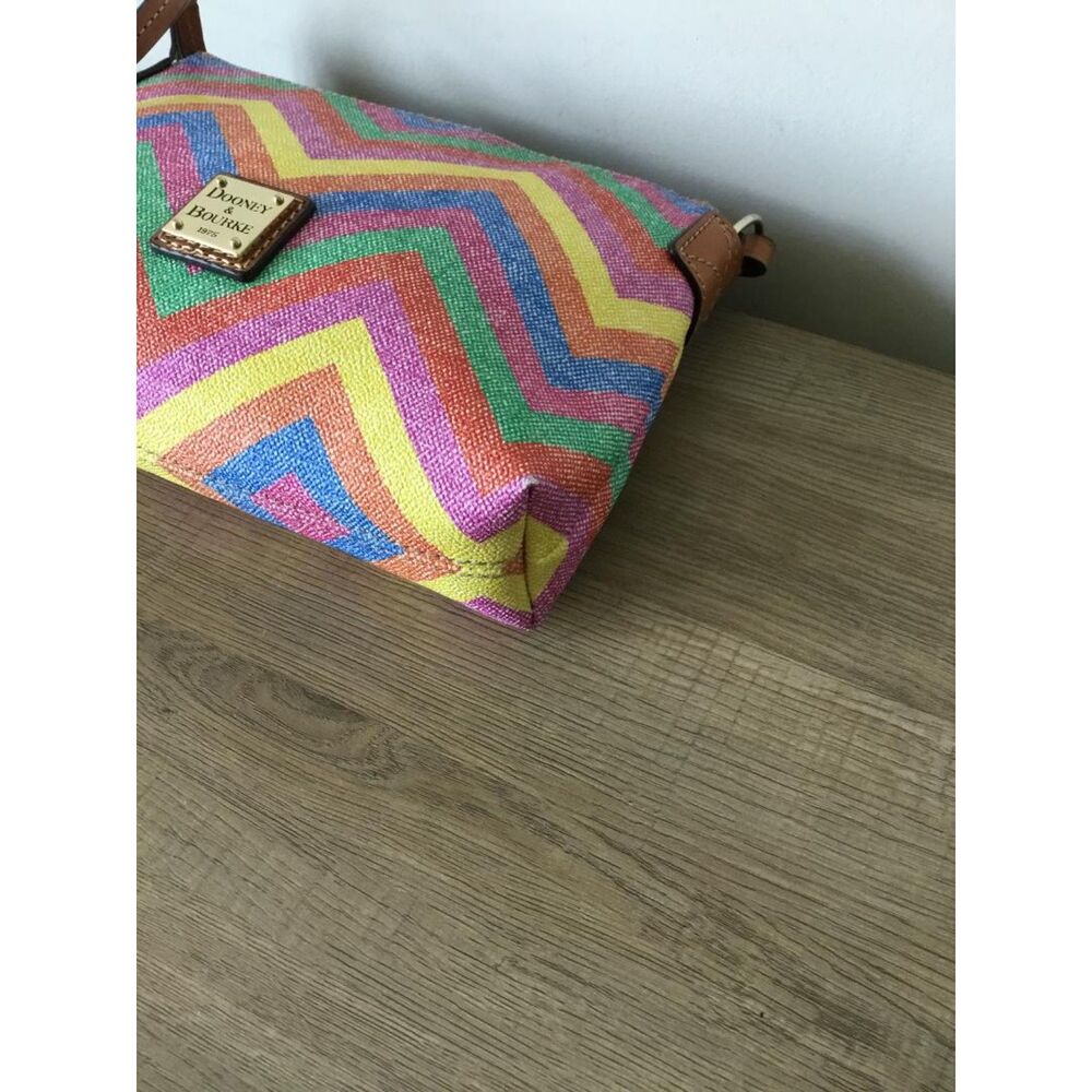 Dooney & Bourke Crossbody Bag in Rainbow Chevron Pattern w/Dustbag - Picture 4 of 10